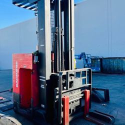 RAYMOND ELECTRIC REACH LIFT Needs Battery