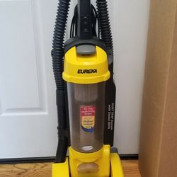 NEW cond EURIKA COMMERCIAL VACUUM WITH AMAZING POWER SUCTION  , WORKS EXCELLENT  , IN THE BOX 