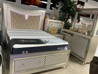 Beautiful 5Pc Bedroom Set On Sale Now Only $1899