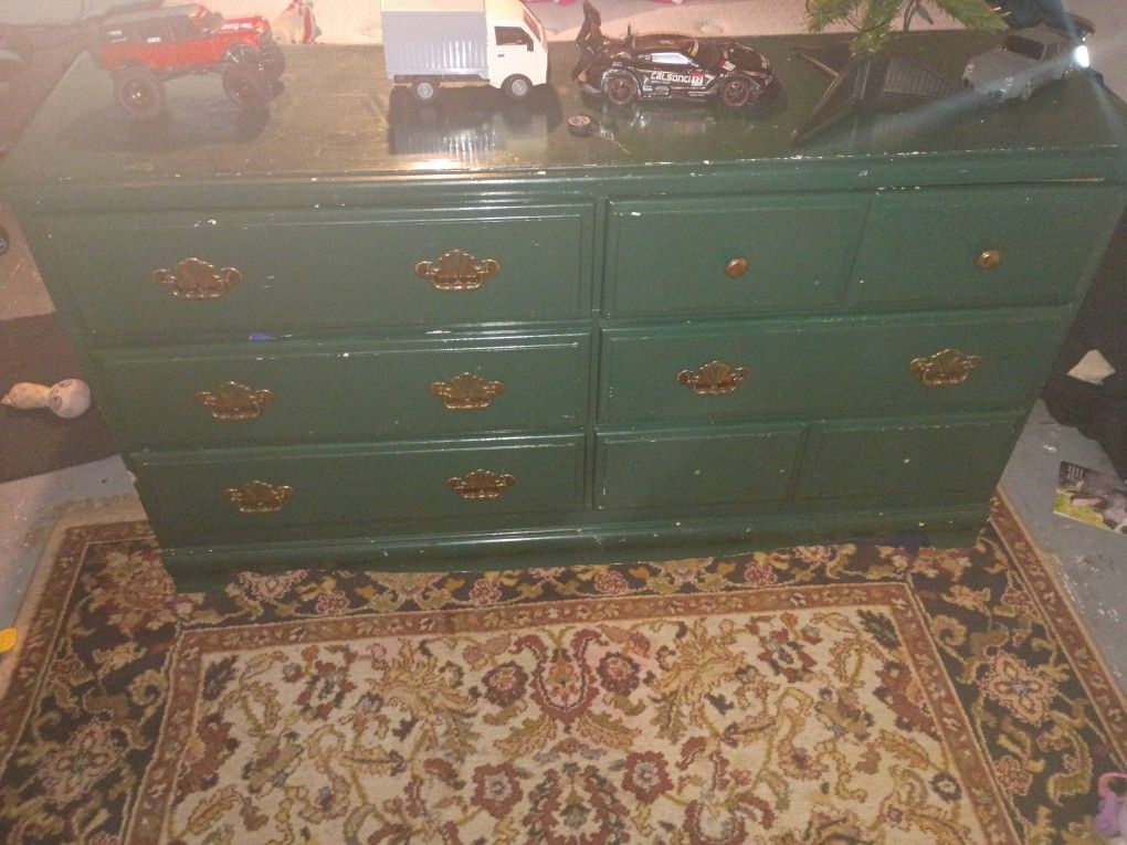 Dresser