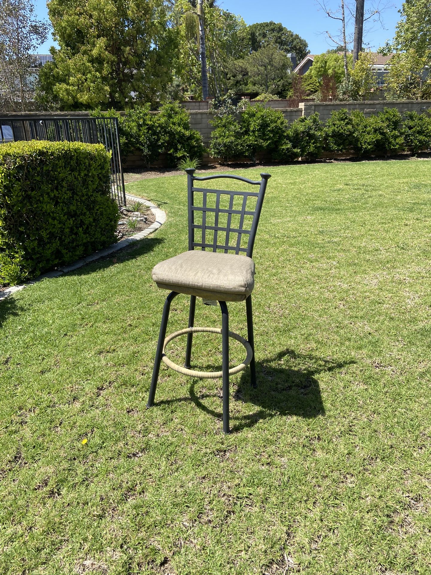 Patio bar stool (x4)