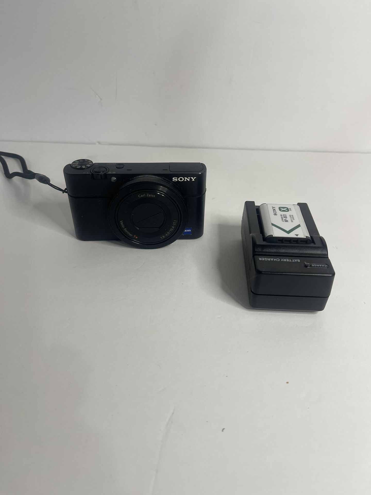 Sony Cyber-shot DSC-RX100 20.2MP Compact Digital Camera Black Great Condition