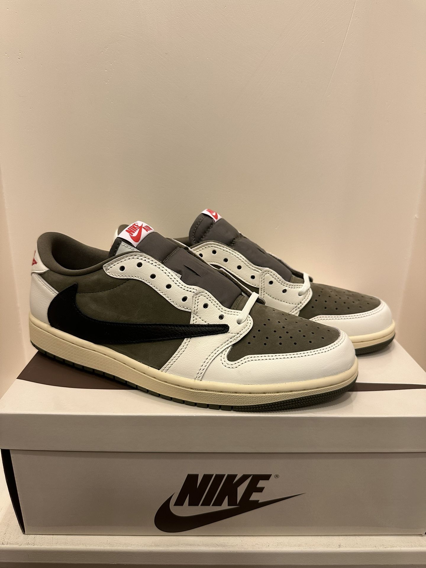 Travis Scott x Air Jordan 1 Retro OG SP Low Medium Olive Size 10.5 DM7866-200