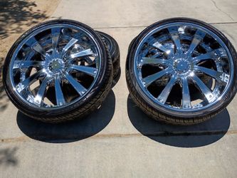 Sporty Looking 26in chrome rims and great tires