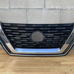 2021-2024 Nissan Rogue Front Upper Grille Oem 