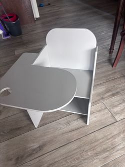 Kids desk