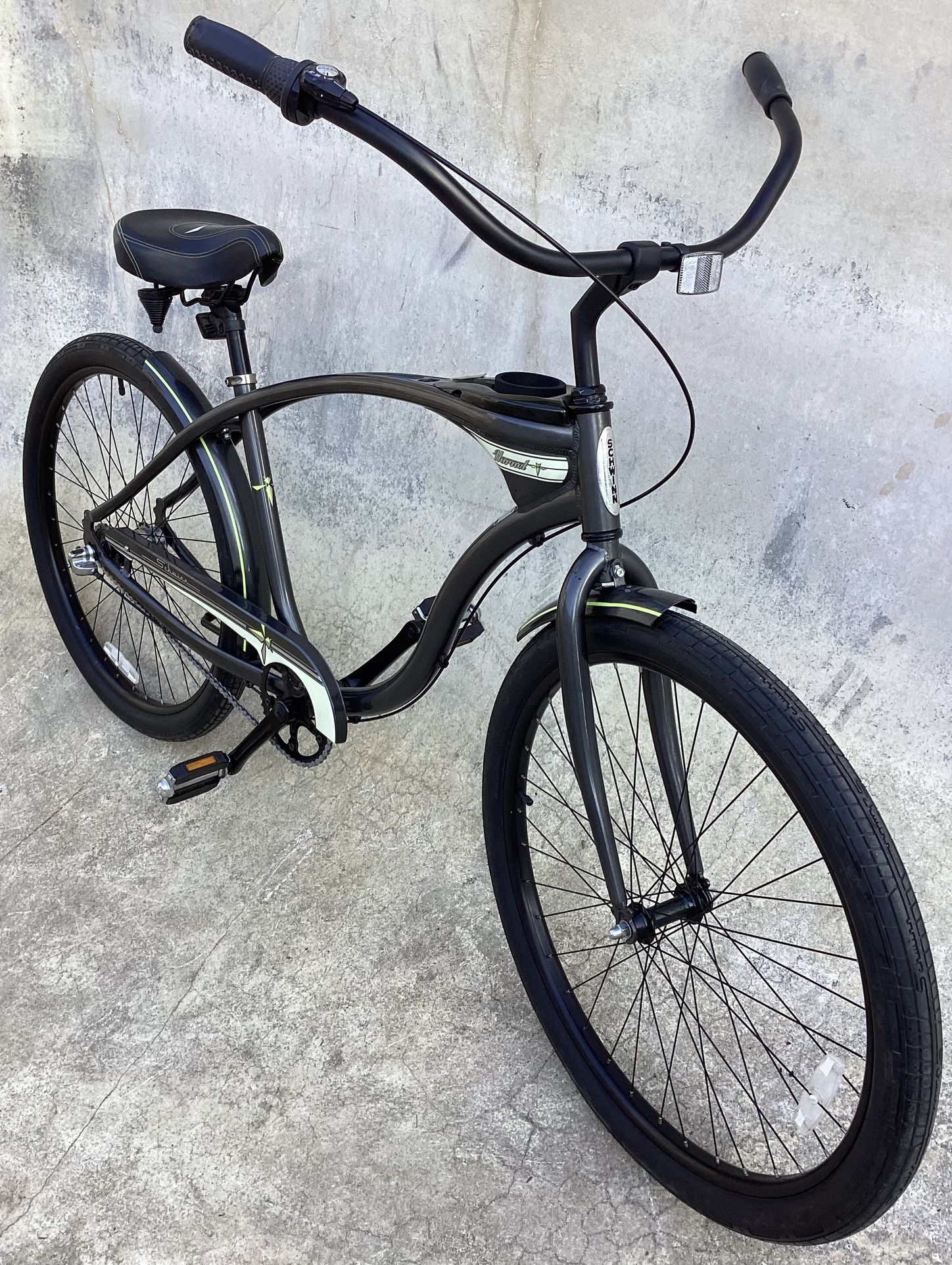 3-SPEED SCHWINN HORNET CRUISER BIKE Cup Holder & Bottle Opener