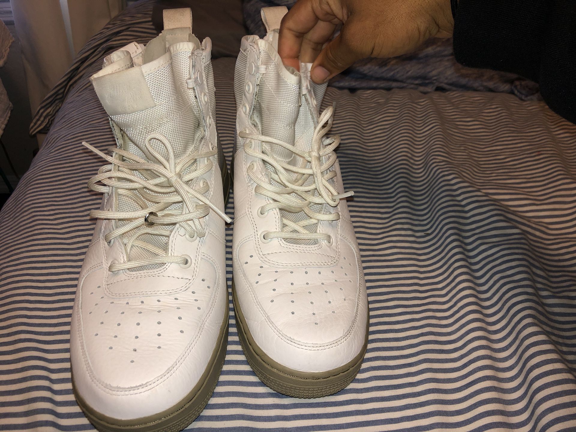 White Air Force 1 mids