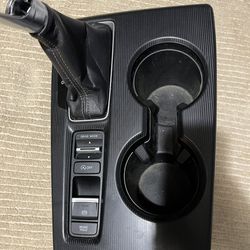 2023 honda civic center console