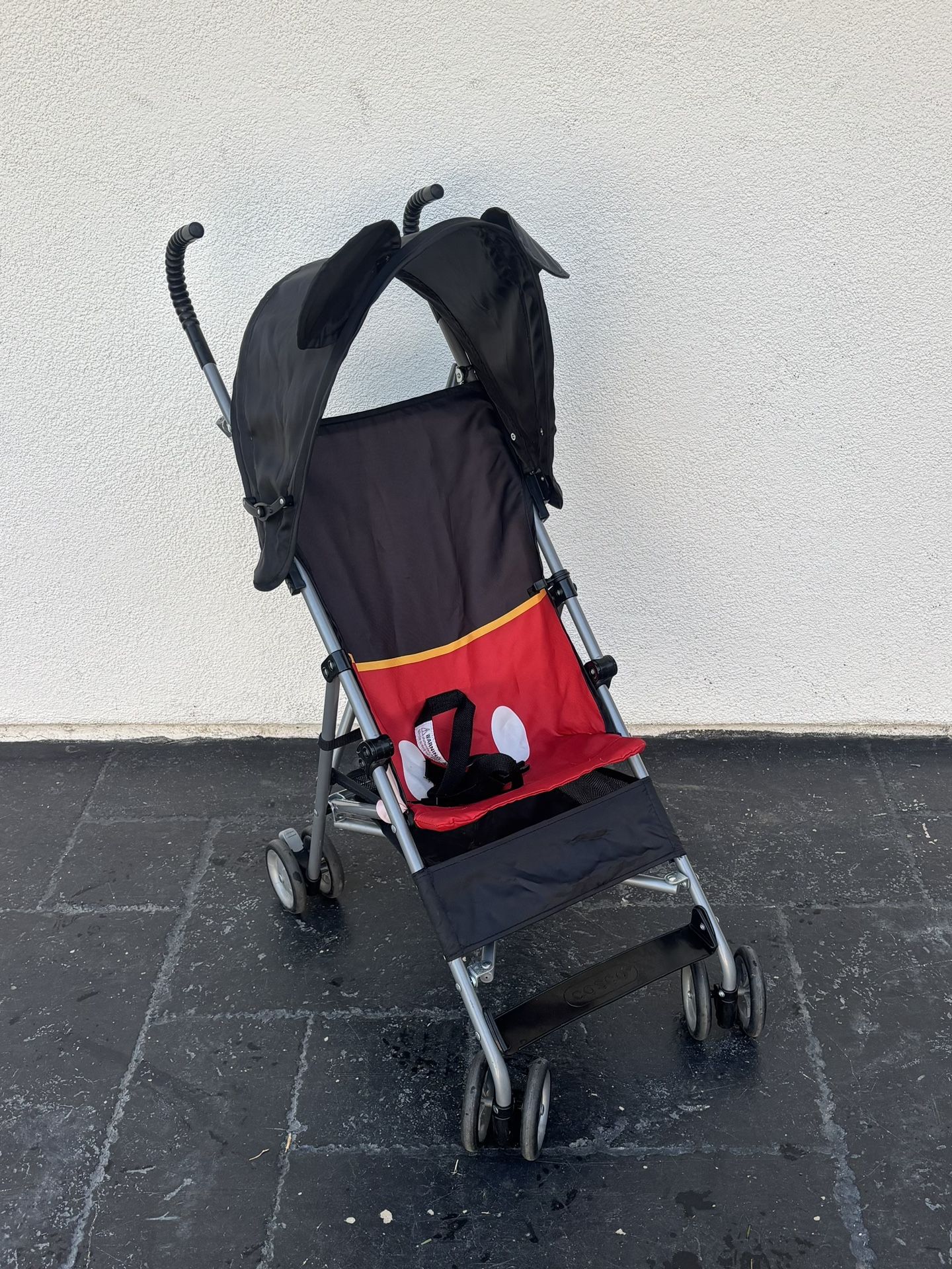 LIKE NEW DISNEY MICKEY MOUSE UMBRELLA STROLLER 