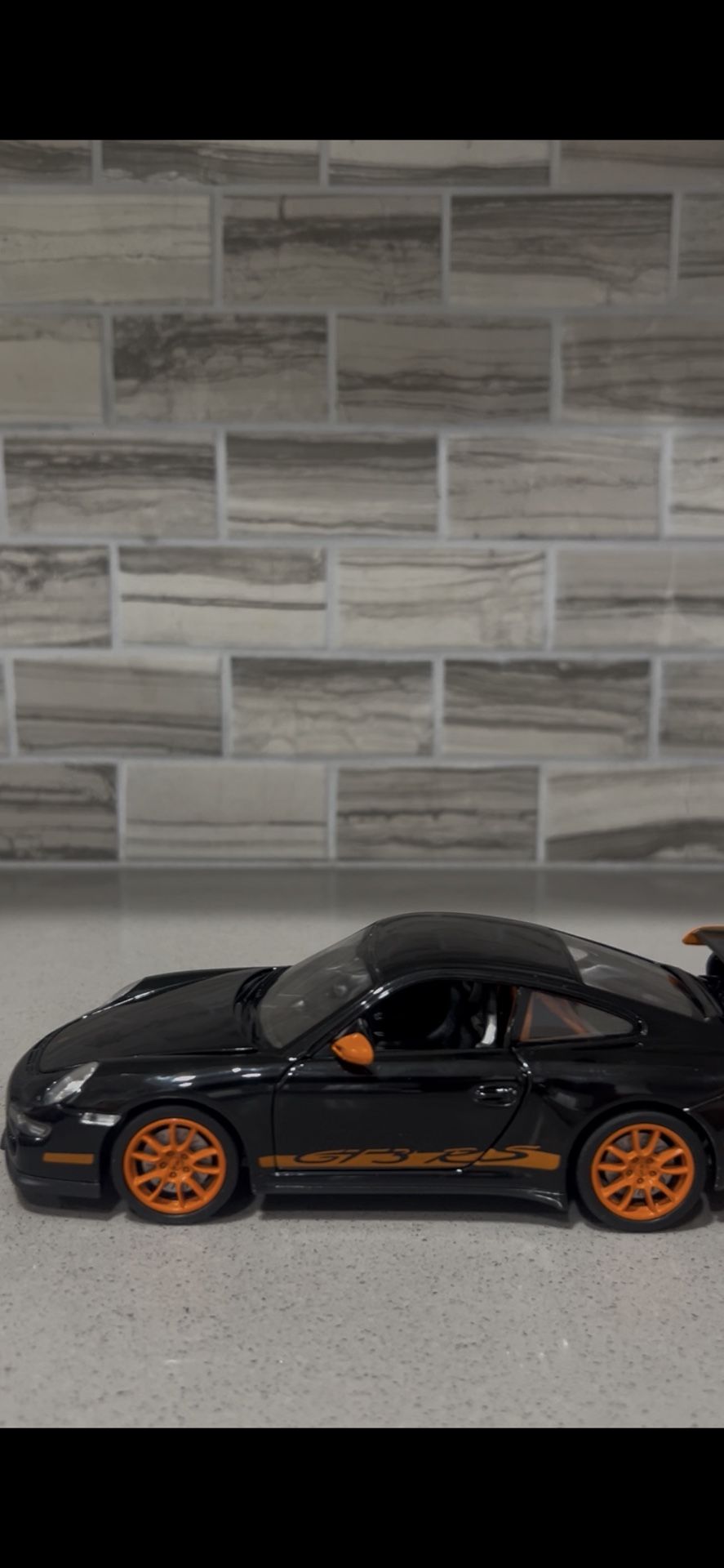 Porsche 911 GT3 RS 1:24
