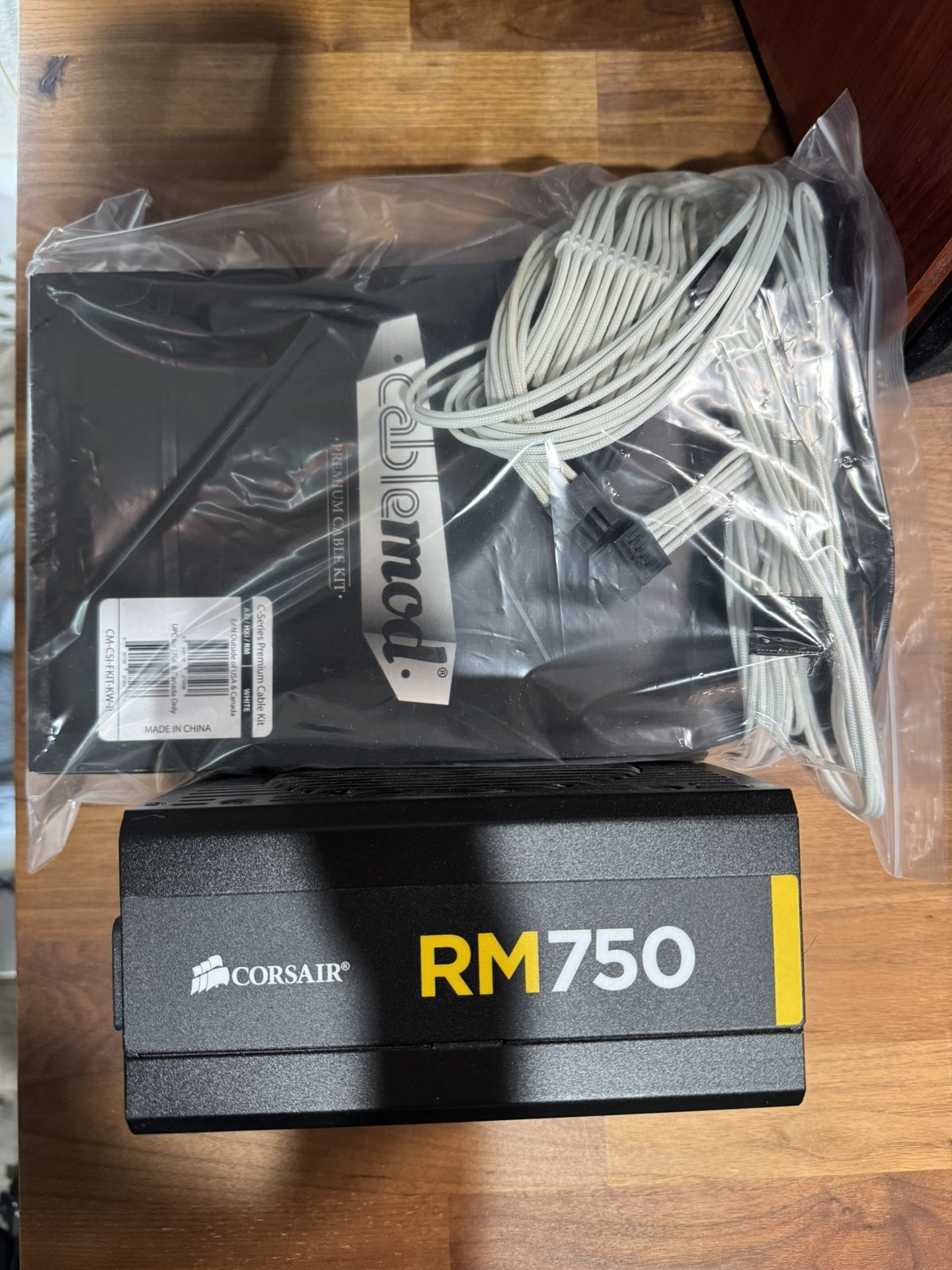 Corsair RM750 Power Supply With White CableMod Cables