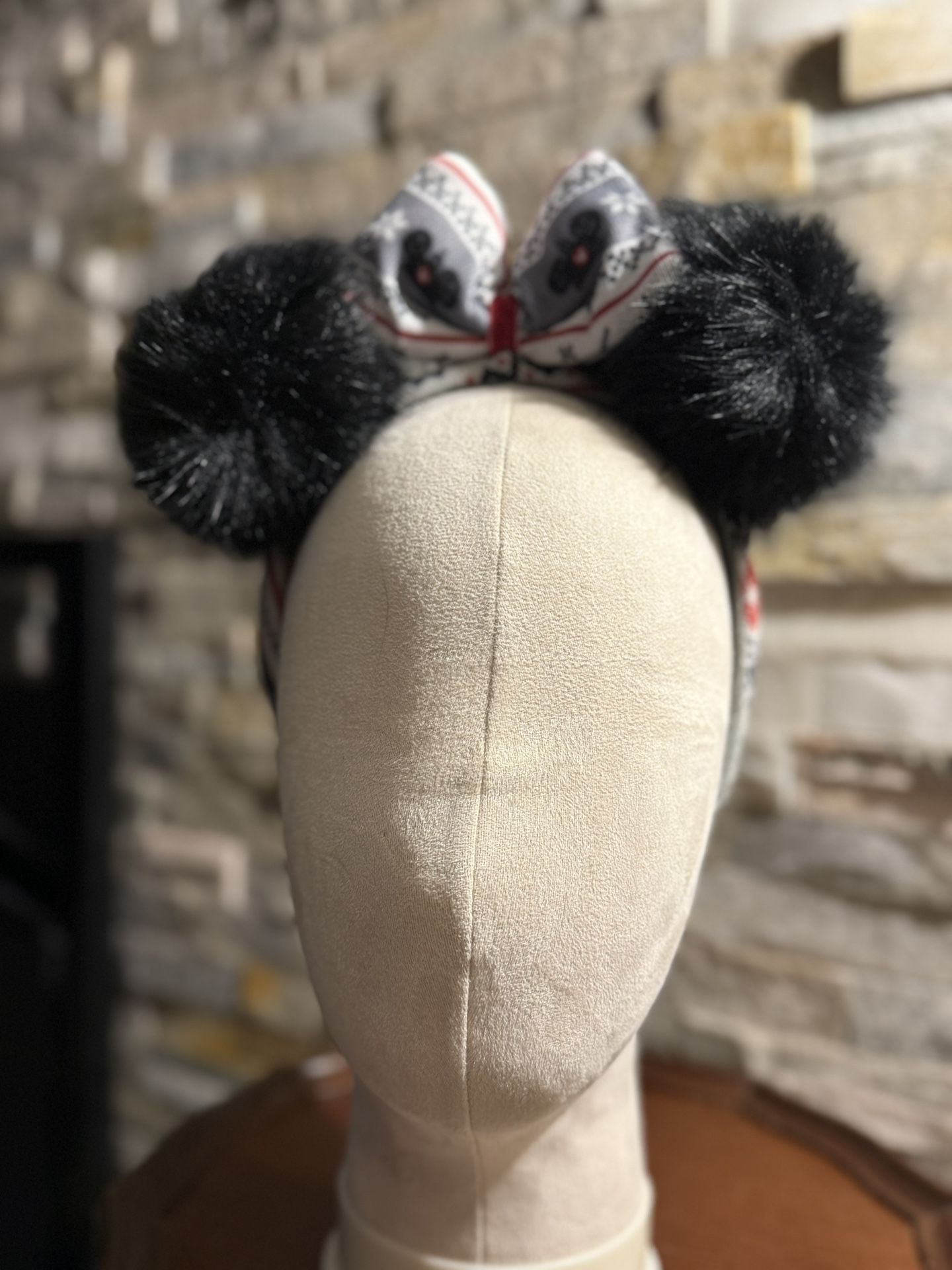 Disney World Parks OS Minnie Mickey Mouse PomPom Winter Ears Headband NWOT #MickeyMouseEars #MinnieMouseEars #DisneyWorldEars #WinterPom-pomHeadban