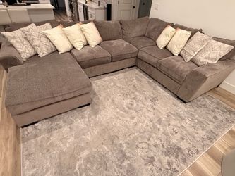 Large Sectional Sofa with Chaise