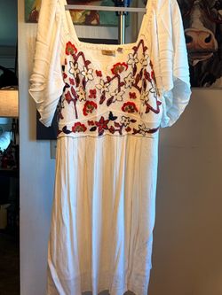 Shyanne White Floral Embroidered Dress