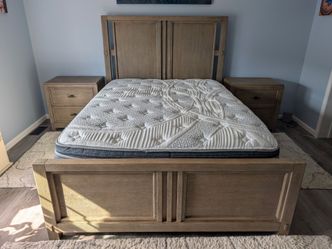 5 pc. Bedroom  set w/ Queen mattress