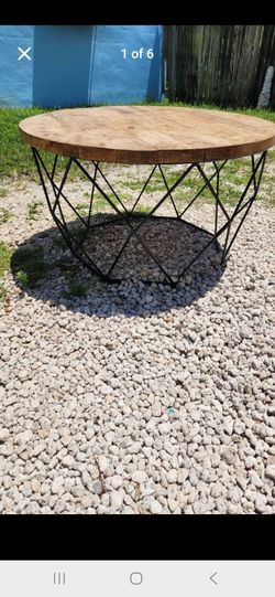 Round Wood Top Coffee Table with Metal Base