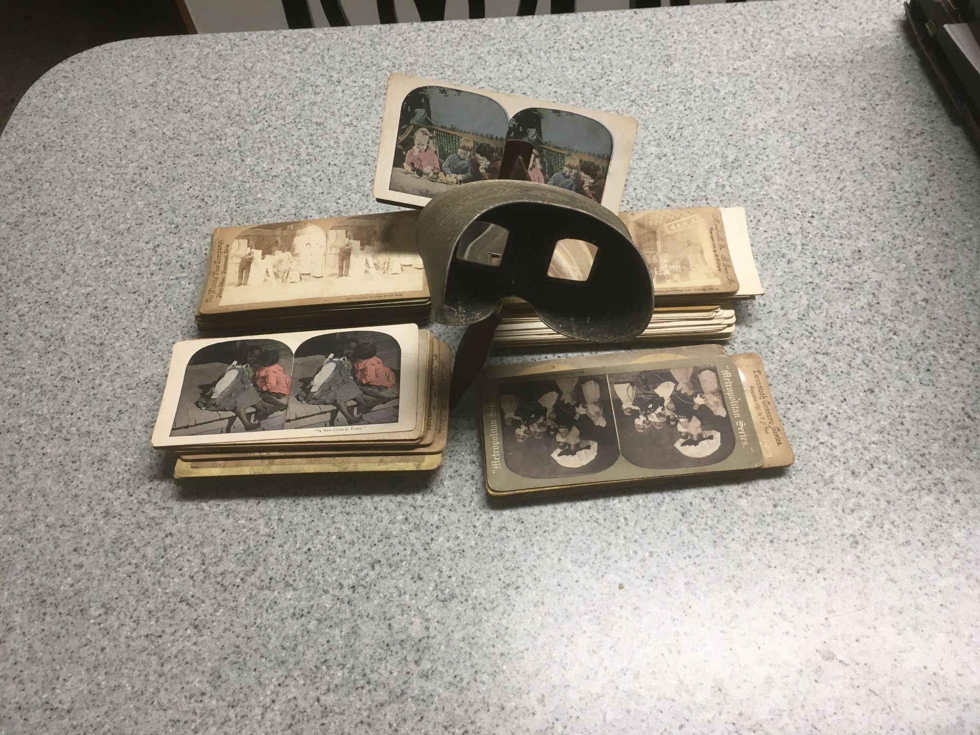 Antique Stereoscope With 89 Picture Cards
