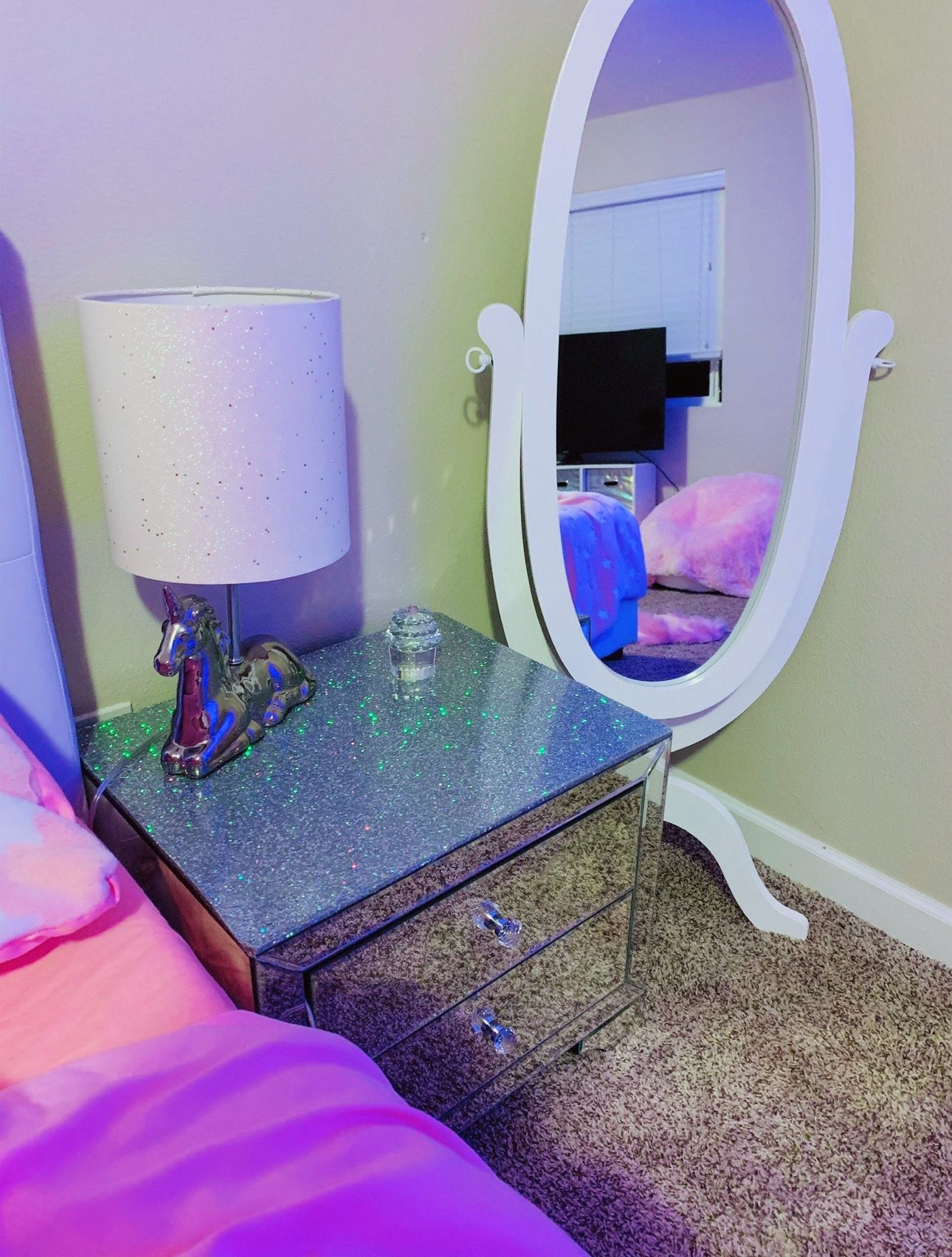 Resin Top Mirrored Nightstand 