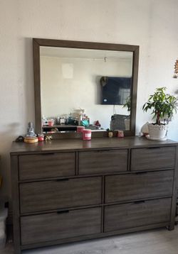Dresser