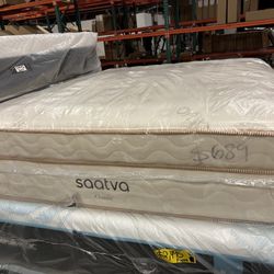 ✨Queen Mattress Saatva Classic ✨