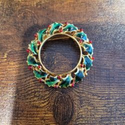 Christmas Holiday Holly Leaf Berry Enamel Wreath Brooch Pin 1.3/4" F8 