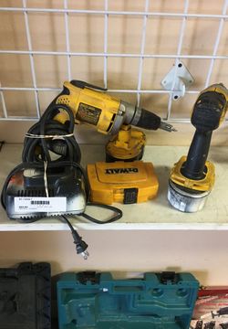 Dewalt drill set
