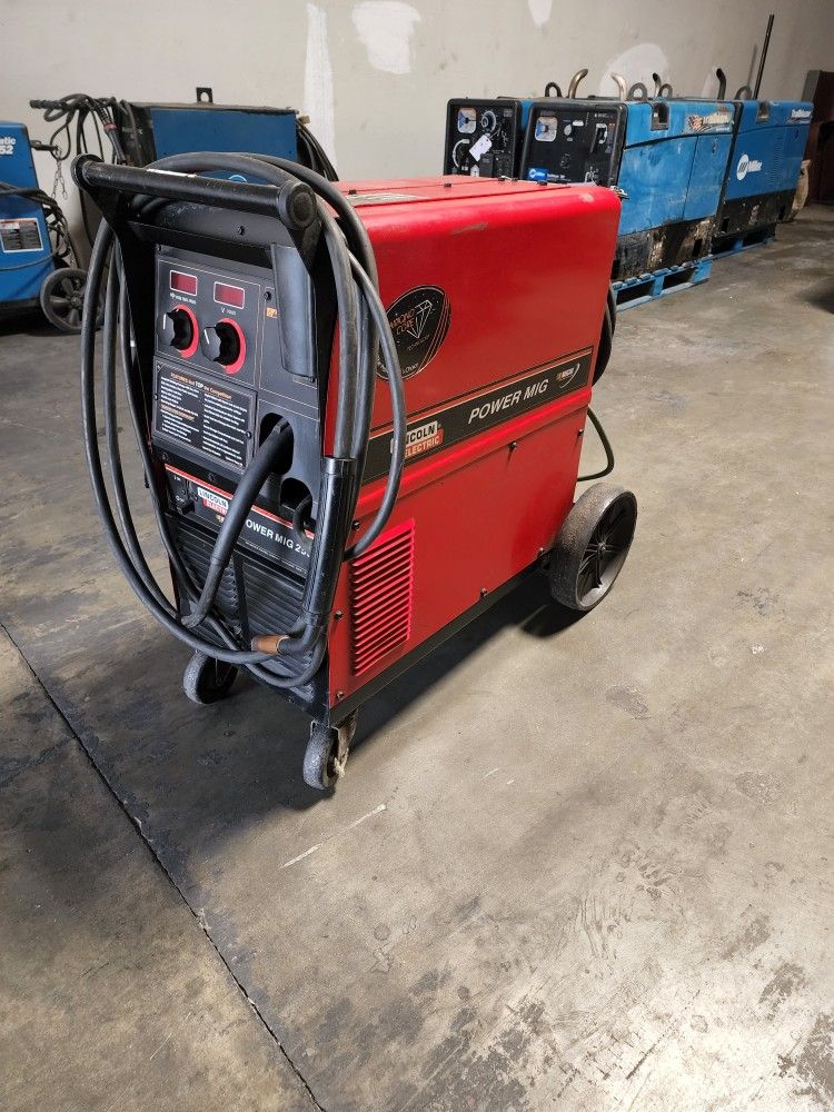 Lincoln Power Mig 255 Mig Welder 300 Amps for Sale in Riverside, CA