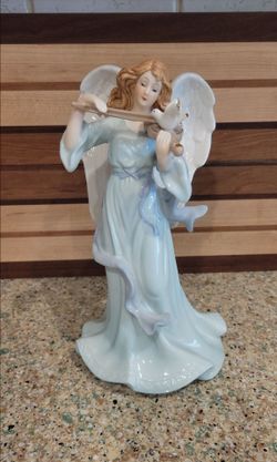 Vintage Porcelain Angel with Violin Music Box