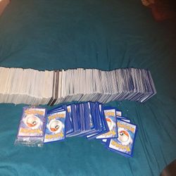 Alot Of Pokémon Cards