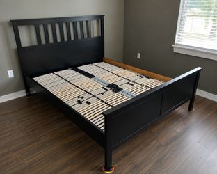 🛏️ IKEA HEMNES Queen Bed Frame – Like New – $175 Hablamps Español