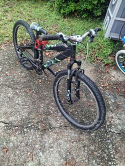 SCOTT JR 24 MOUNTAIN BICYCLE