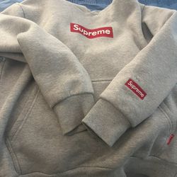 Supreme Hoodie