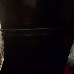 Mini Fridge w/ Freezer 