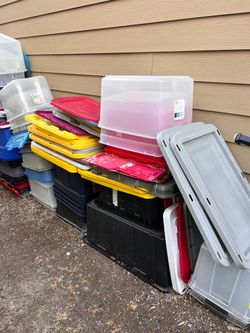 Plastics storage totes