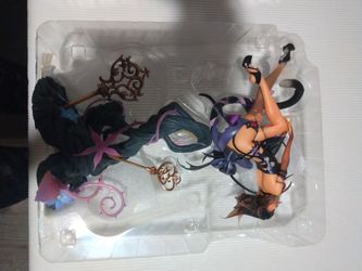 Myethos Cheshire cat figure