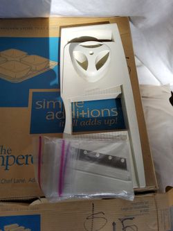 $3 PAMPERED CHEF. SLICER Tons More To See