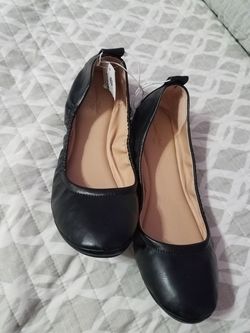 Black flat shoes size 8.5