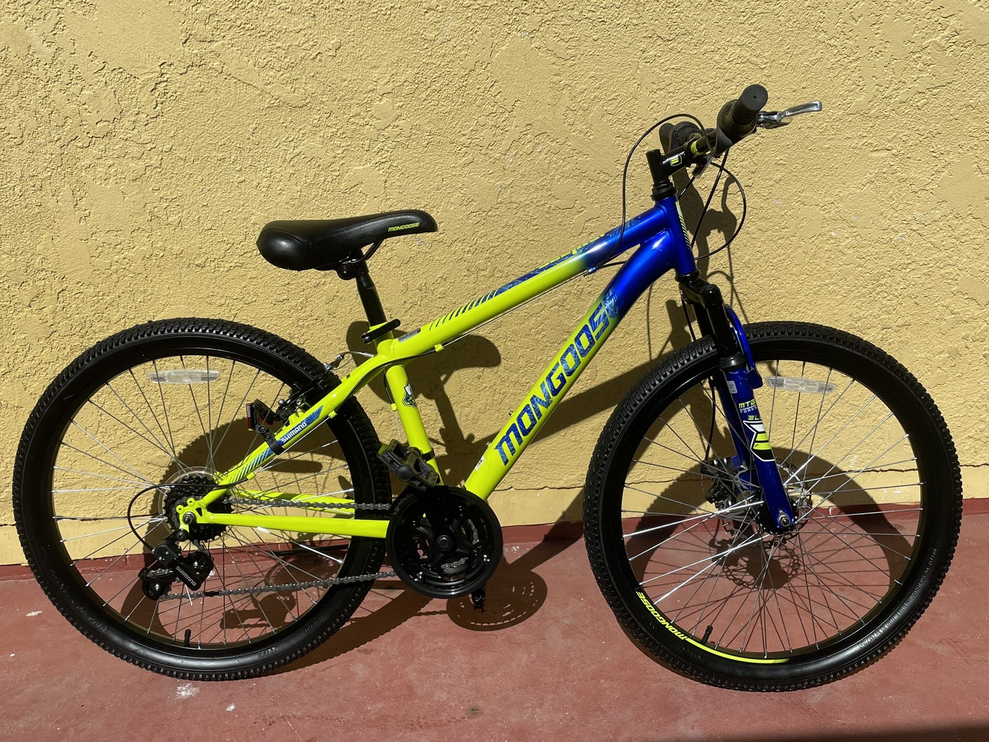 Mongoose Scepter 24" Kids' Mountain Bike - Green/Blue