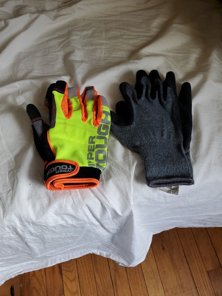 2 Pair Of Work Gloves