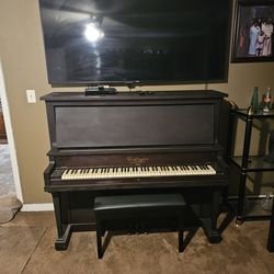 Wellington Cabinet Piano (Free)