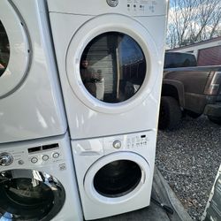 Kenmore Frontloading Washer And Dryer 