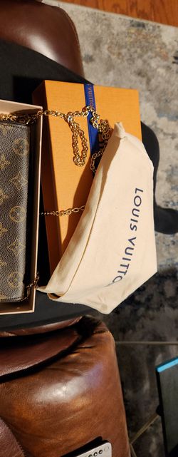 Louis Vuitton Mens Wallet for Sale in Huntington Park, CA - OfferUp