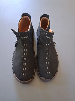 Dark Leather Ankle Boots with Side Zip