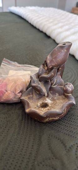 Ceramic Backflow Incense Burner with Cones