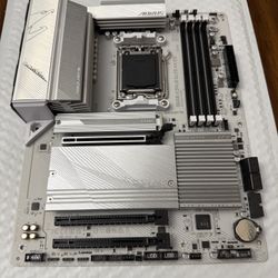 GIGABYTE B650 AORUS Elite AX ICE Gaming Motherboard, AM5