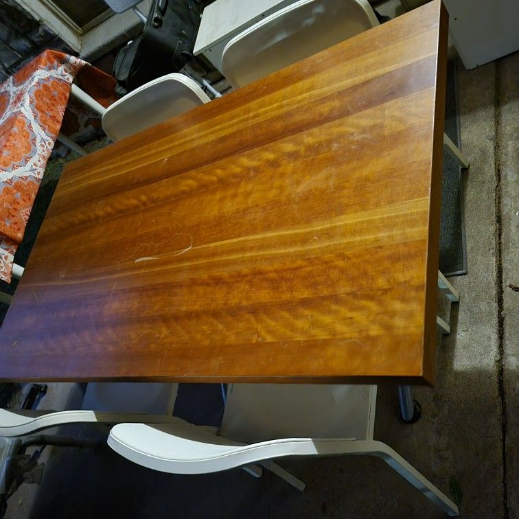 Wodd Table And Chairs