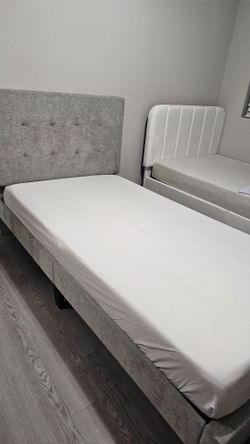 Two twin beds/ Very Good condition