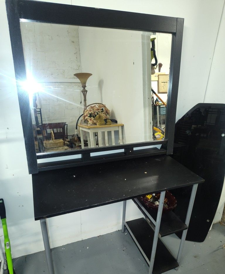 Vanity Set with Mirror