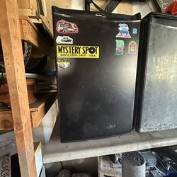 Mini Fridge 
